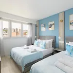 Spacious Montmartre Apartment - Sacre-Coeur View & Balcony